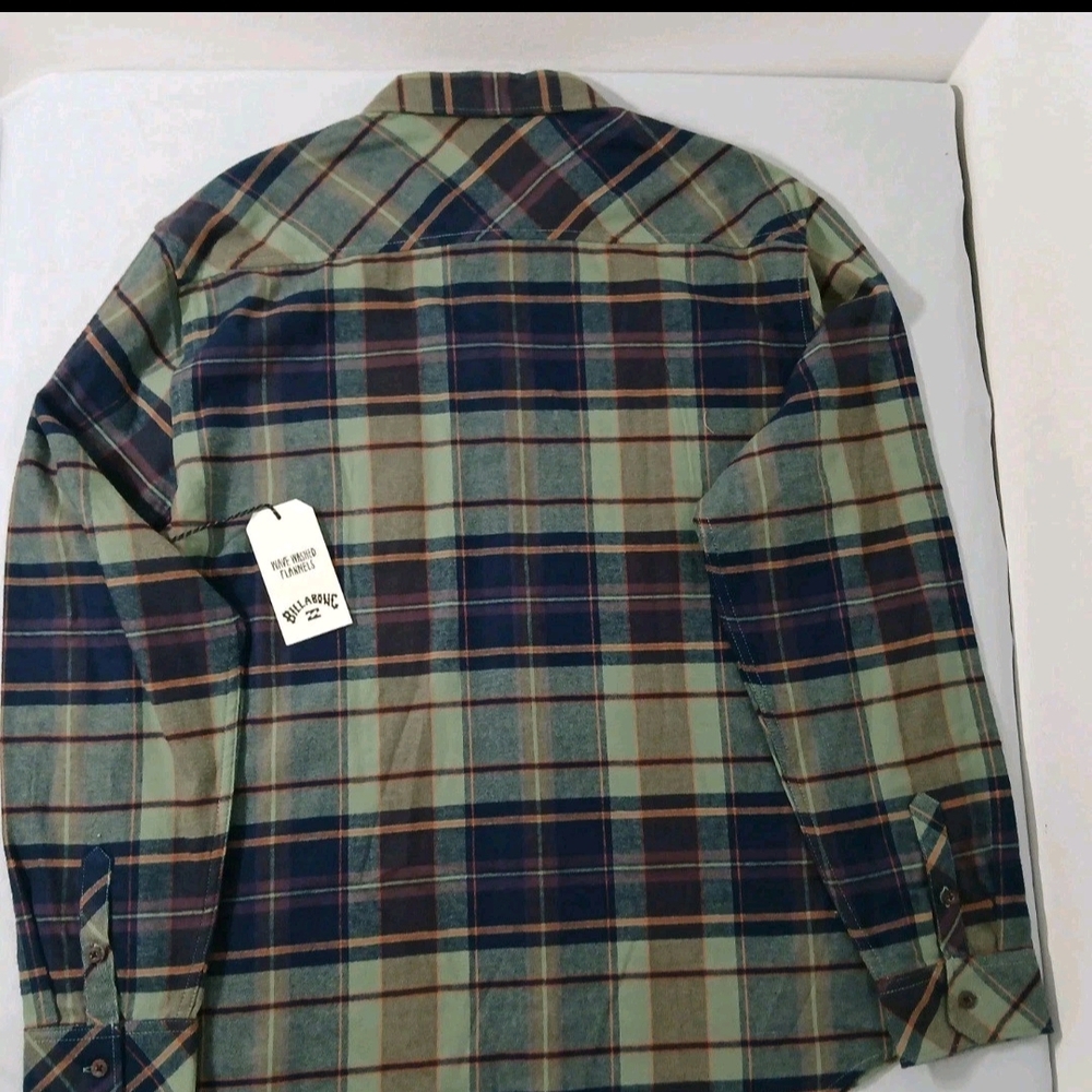 Quiksilver Men's Casual Plaid and Striped Shirt Set - Picture 11 of 11
